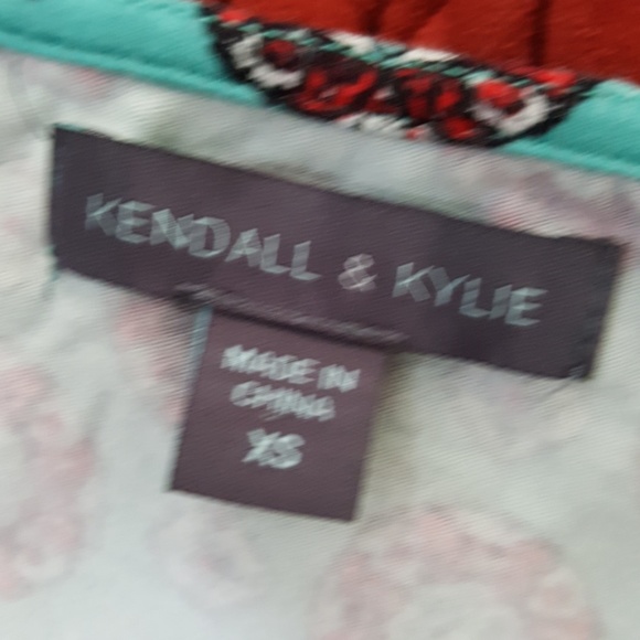 *FREE w/purchase Kendall & Kylie Crop Top - Picture 3 of 4